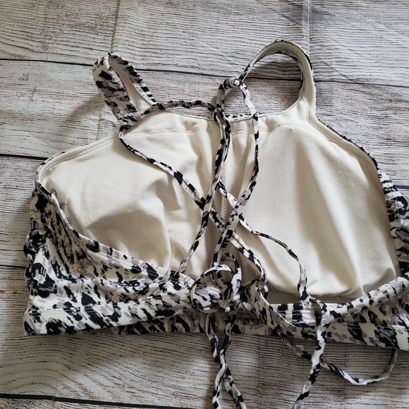 ALL IN MOTION Printed Strappy Bikini Top XL - Picture 3 of 4